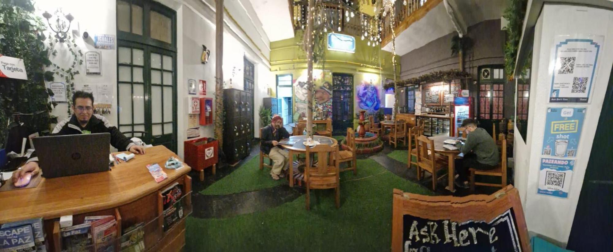Saint Peter'S Llama Hostal La Paz Zewnętrze zdjęcie