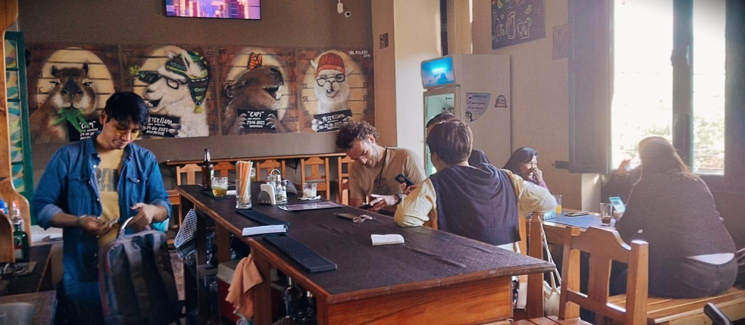 Saint Peter'S Llama Hostal La Paz Zewnętrze zdjęcie